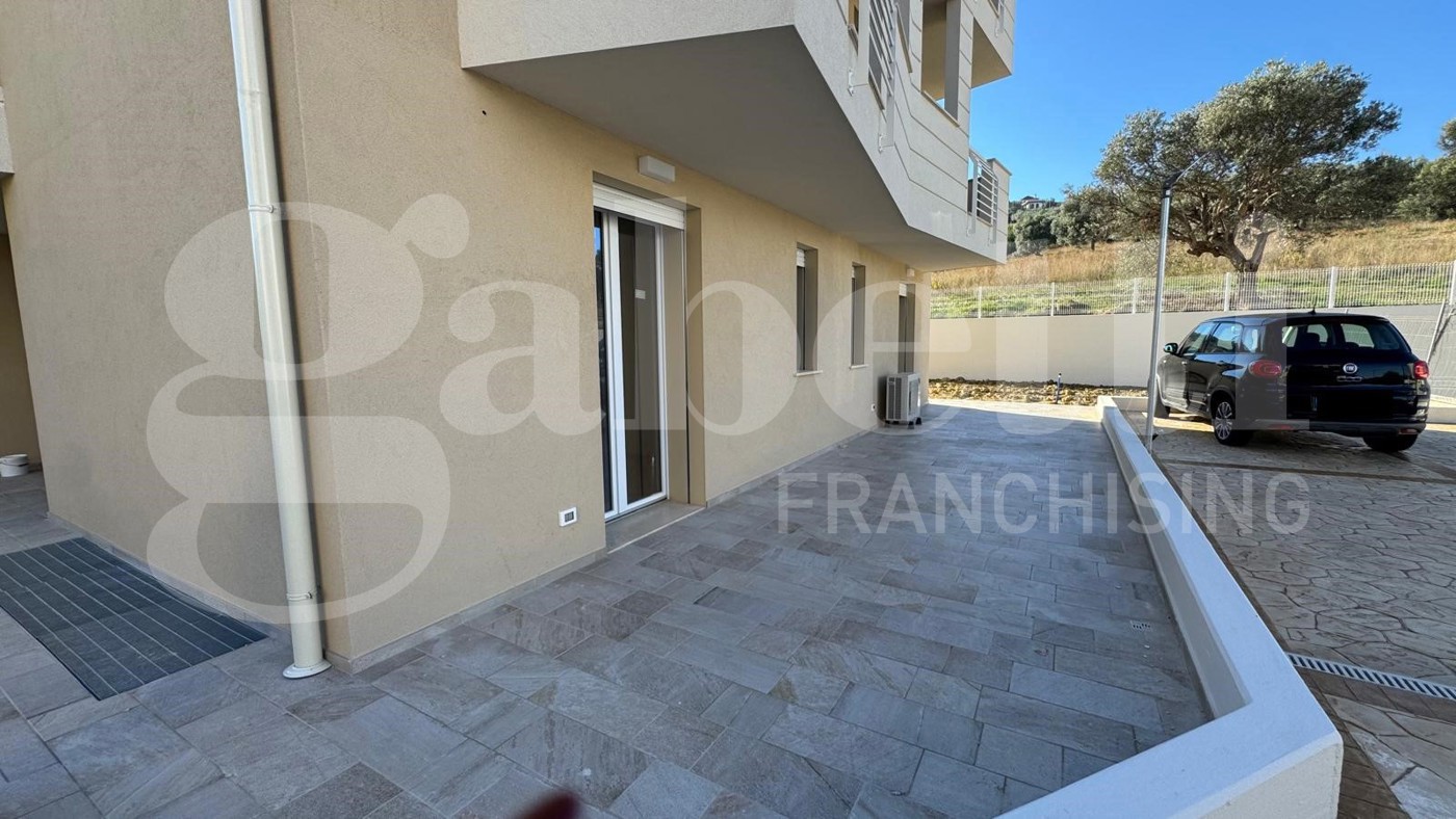 Quadrilocale con box a Tortoreto