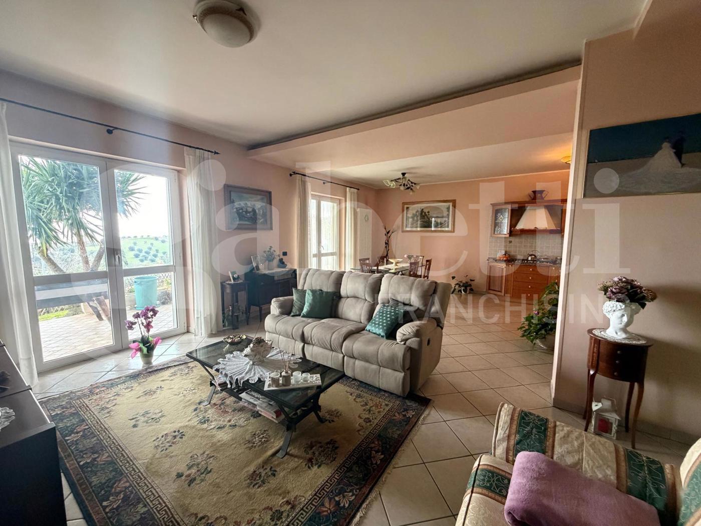 Quadrilocale con giardino a Tortoreto