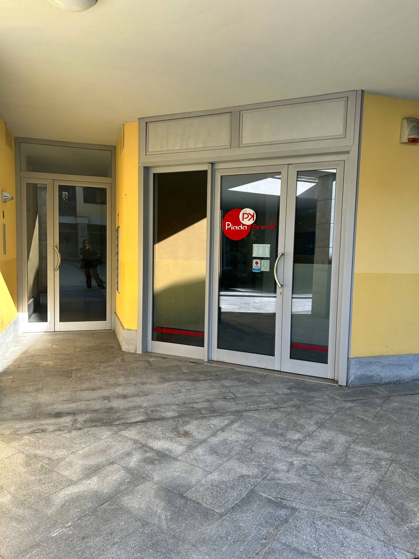 Locale commerciale in vendita a Parabiago