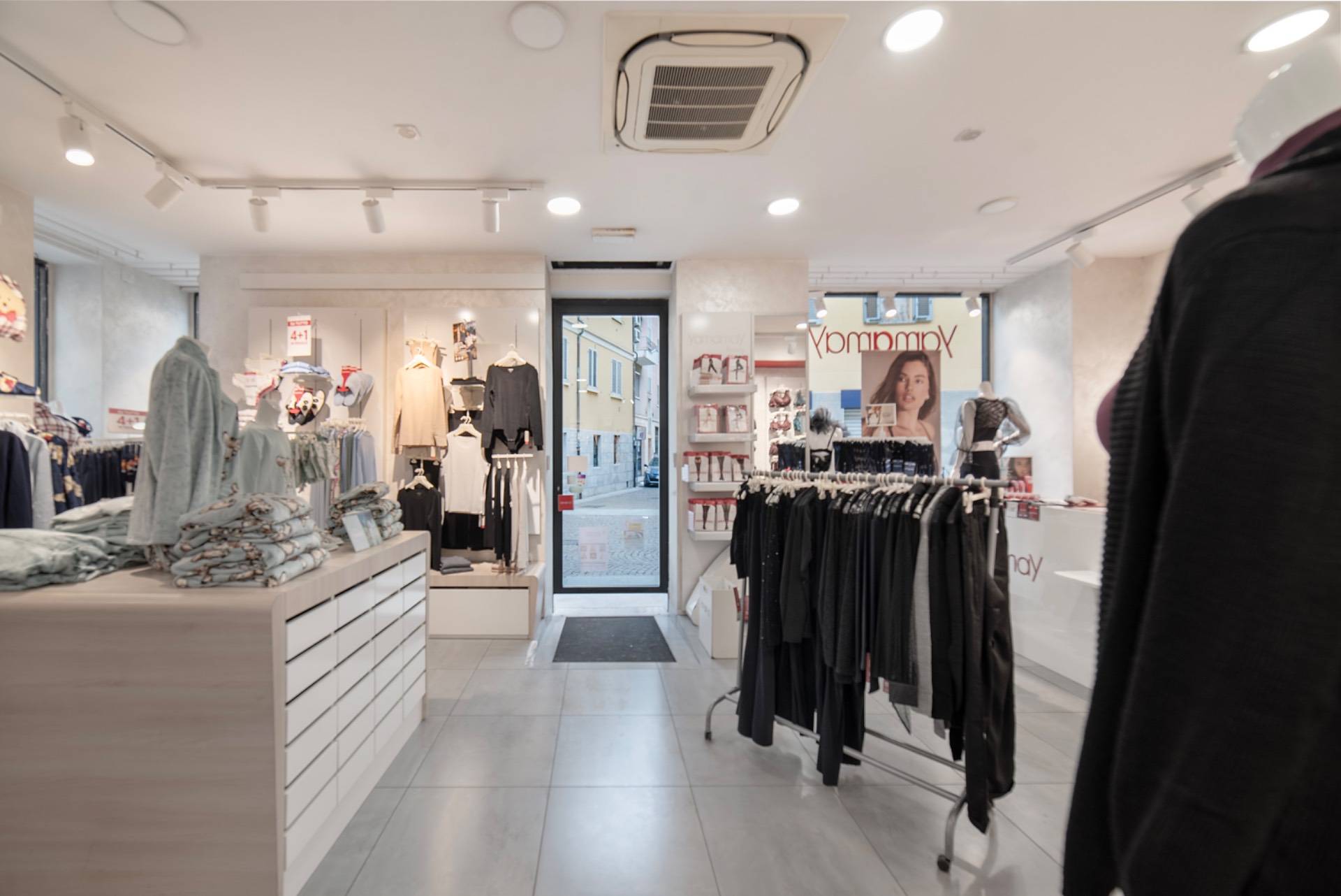 Attivit commerciale in vendita a Cologno Monzese