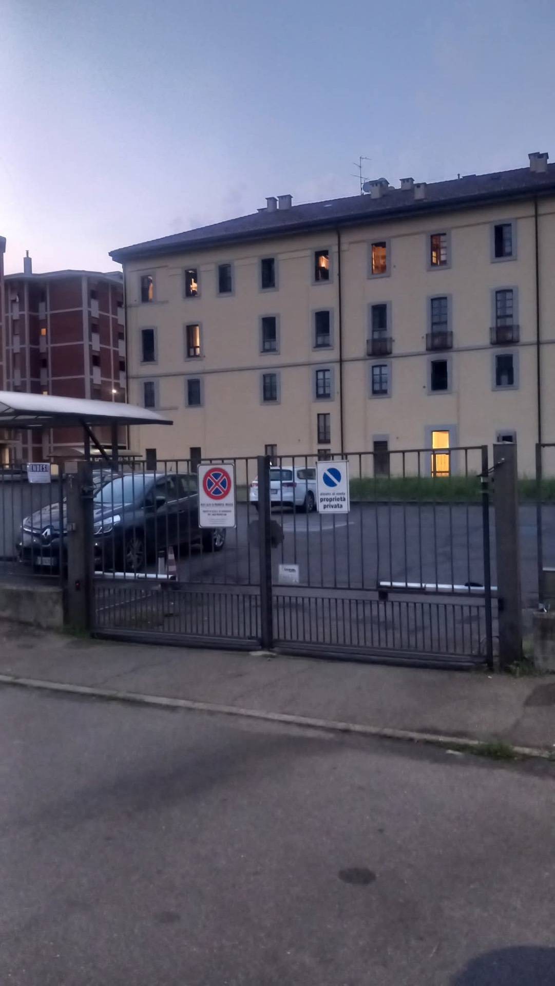 Posto auto scoperto in vendita a Muggi