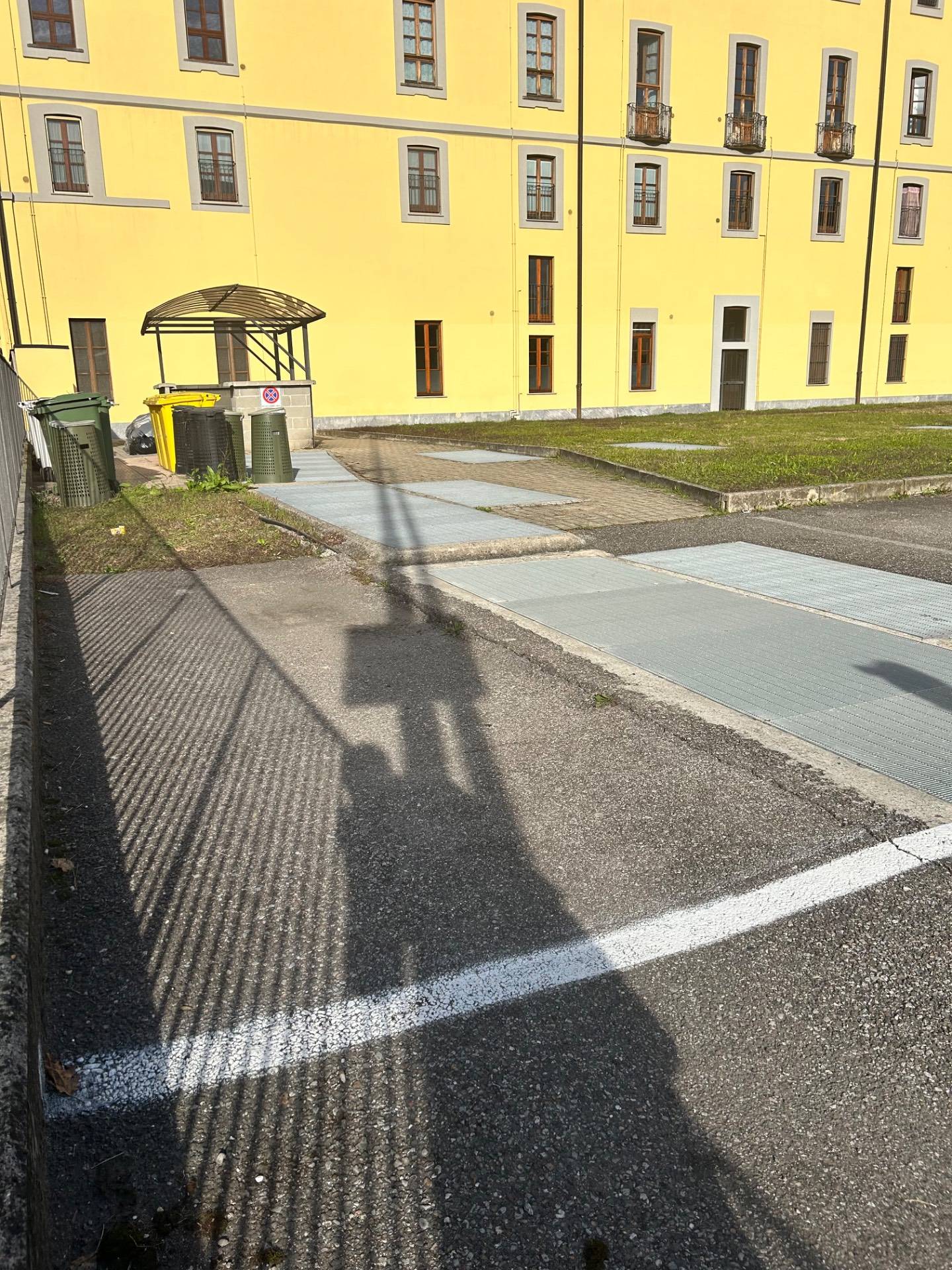 Posto auto scoperto in vendita a Muggi