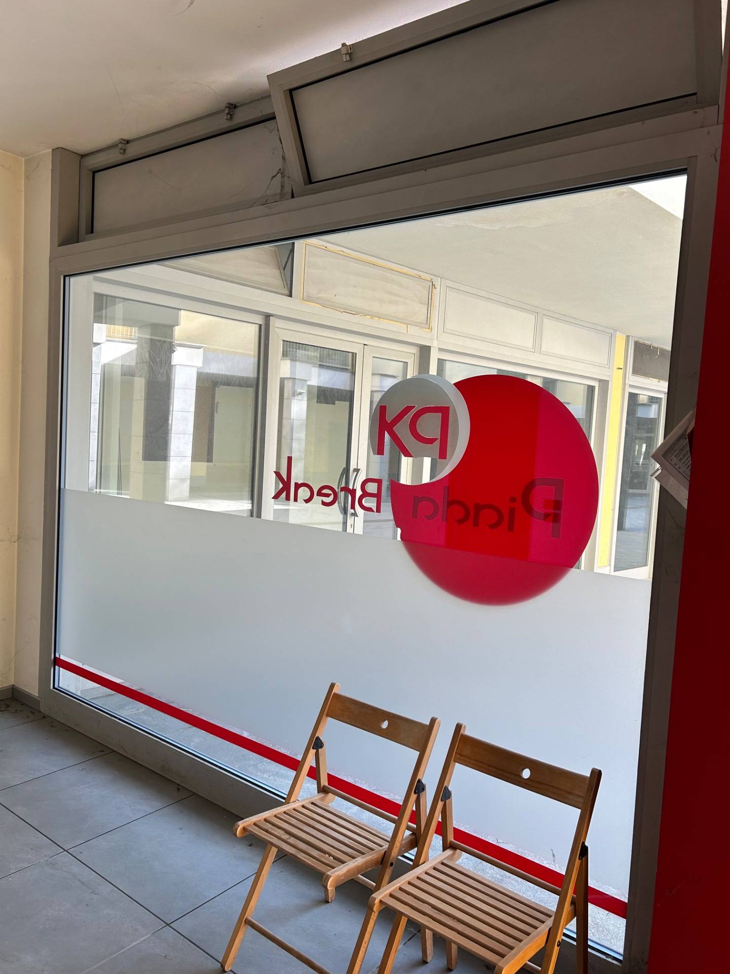 Locale commerciale in affitto a Parabiago