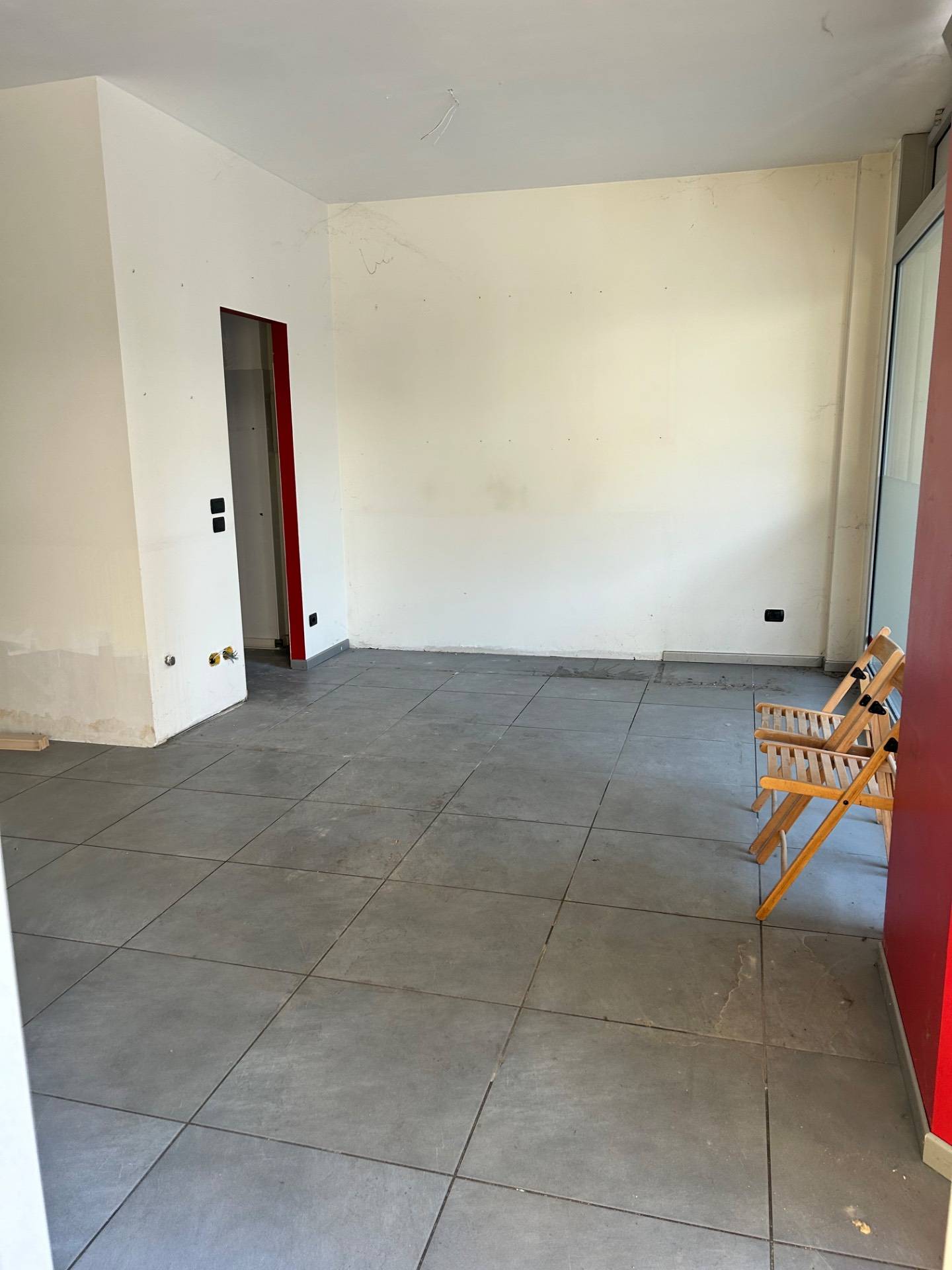 Locale commerciale in affitto a Parabiago