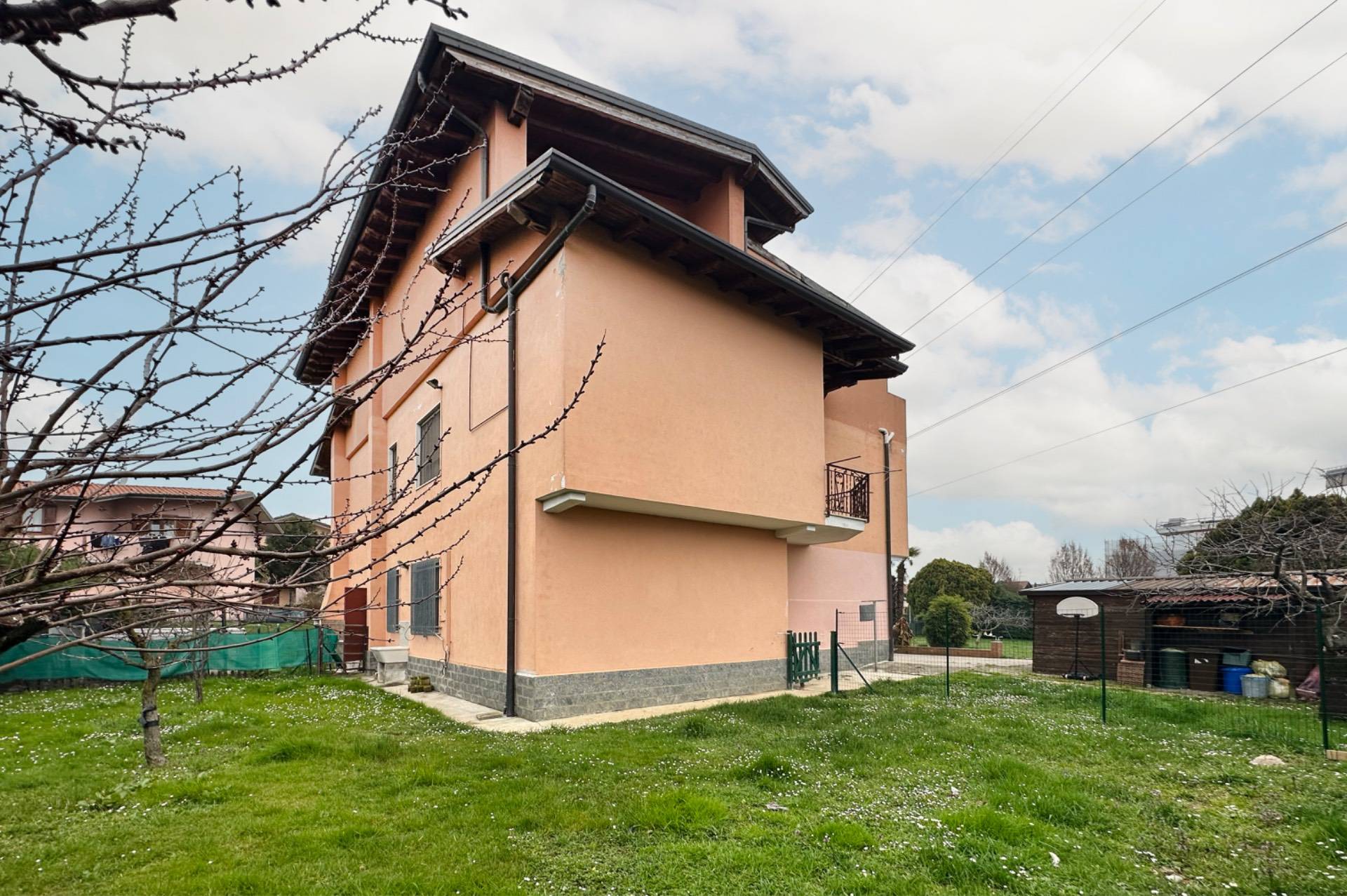Casa singola in vendita a Trezzano Rosa