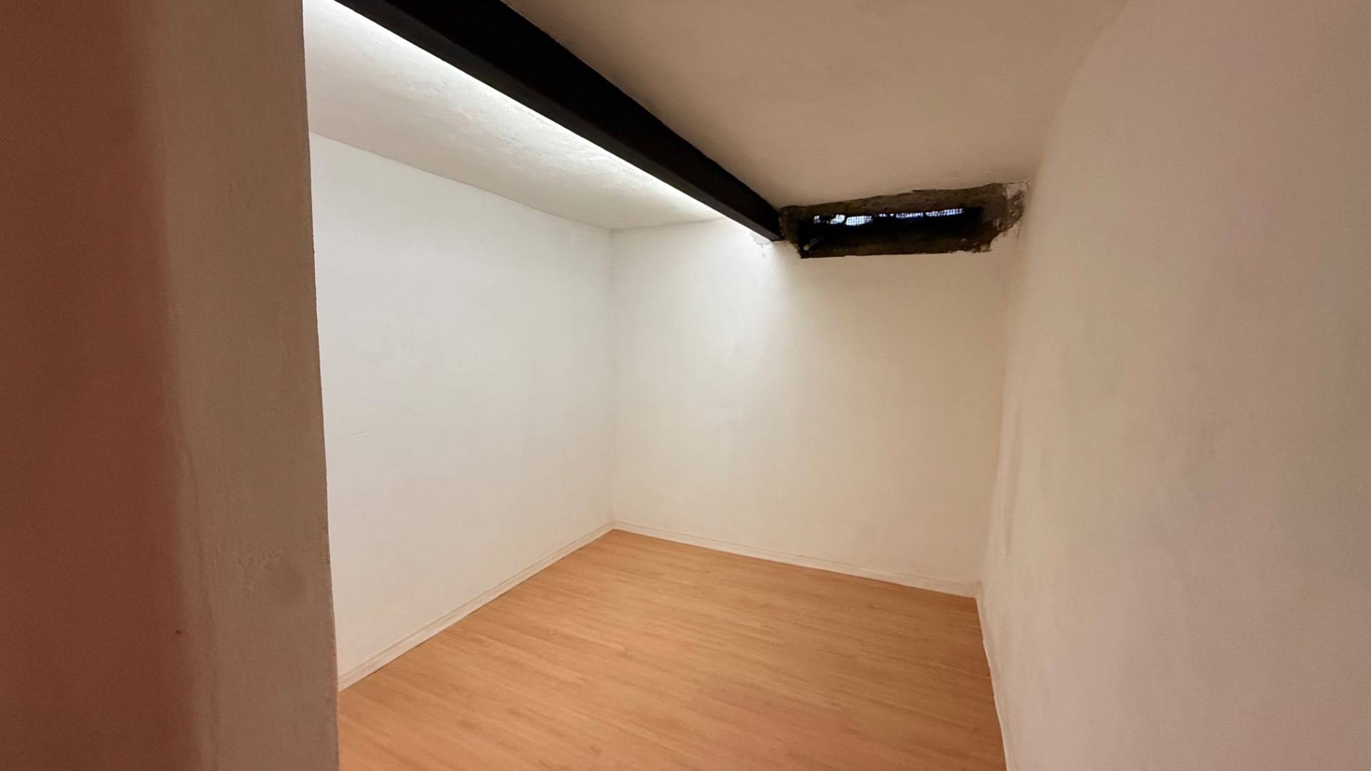 Locale commerciale in vendita a Vimercate