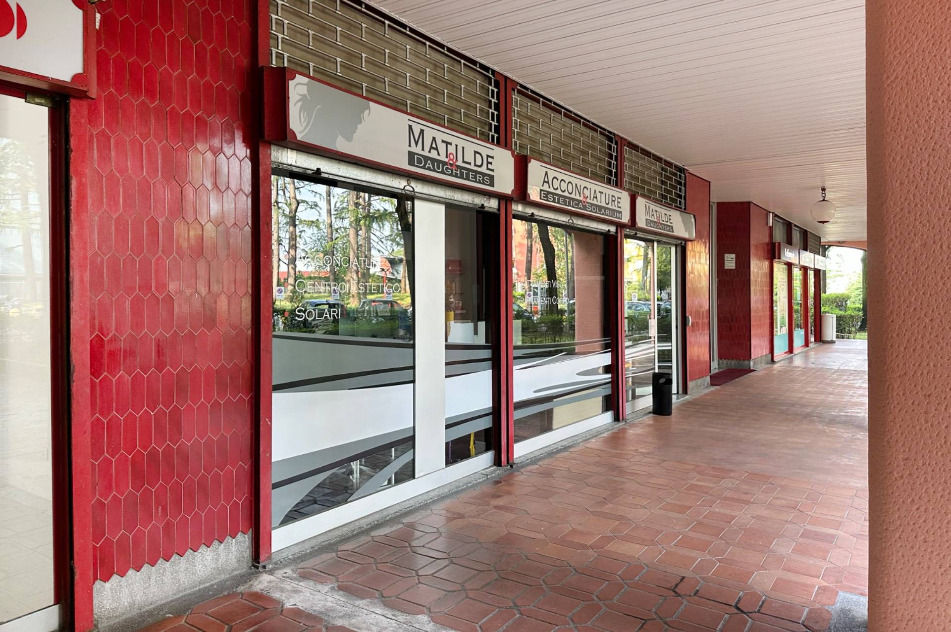 Locale commerciale in vendita a Brugherio