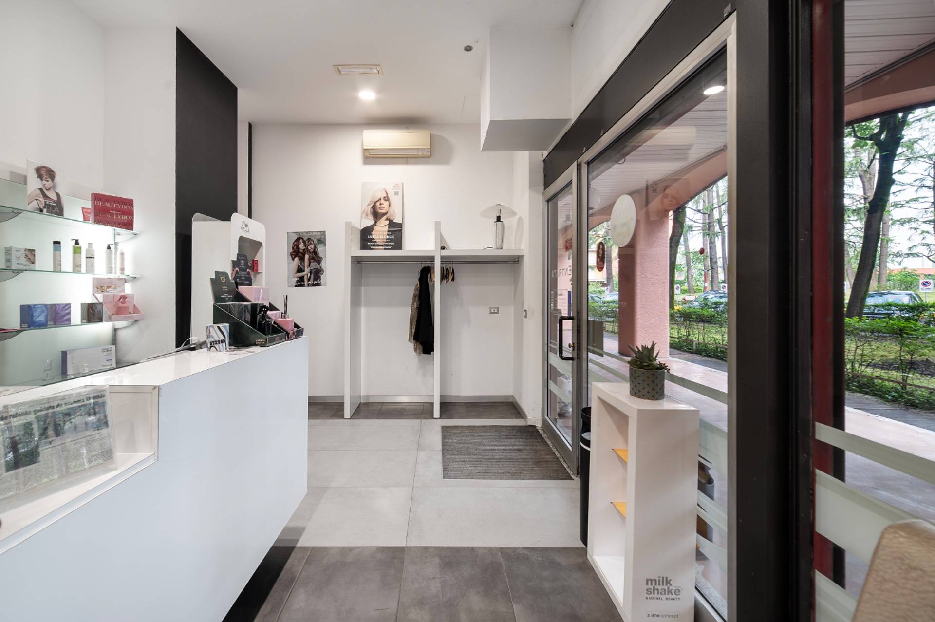 Locale commerciale in vendita a Brugherio