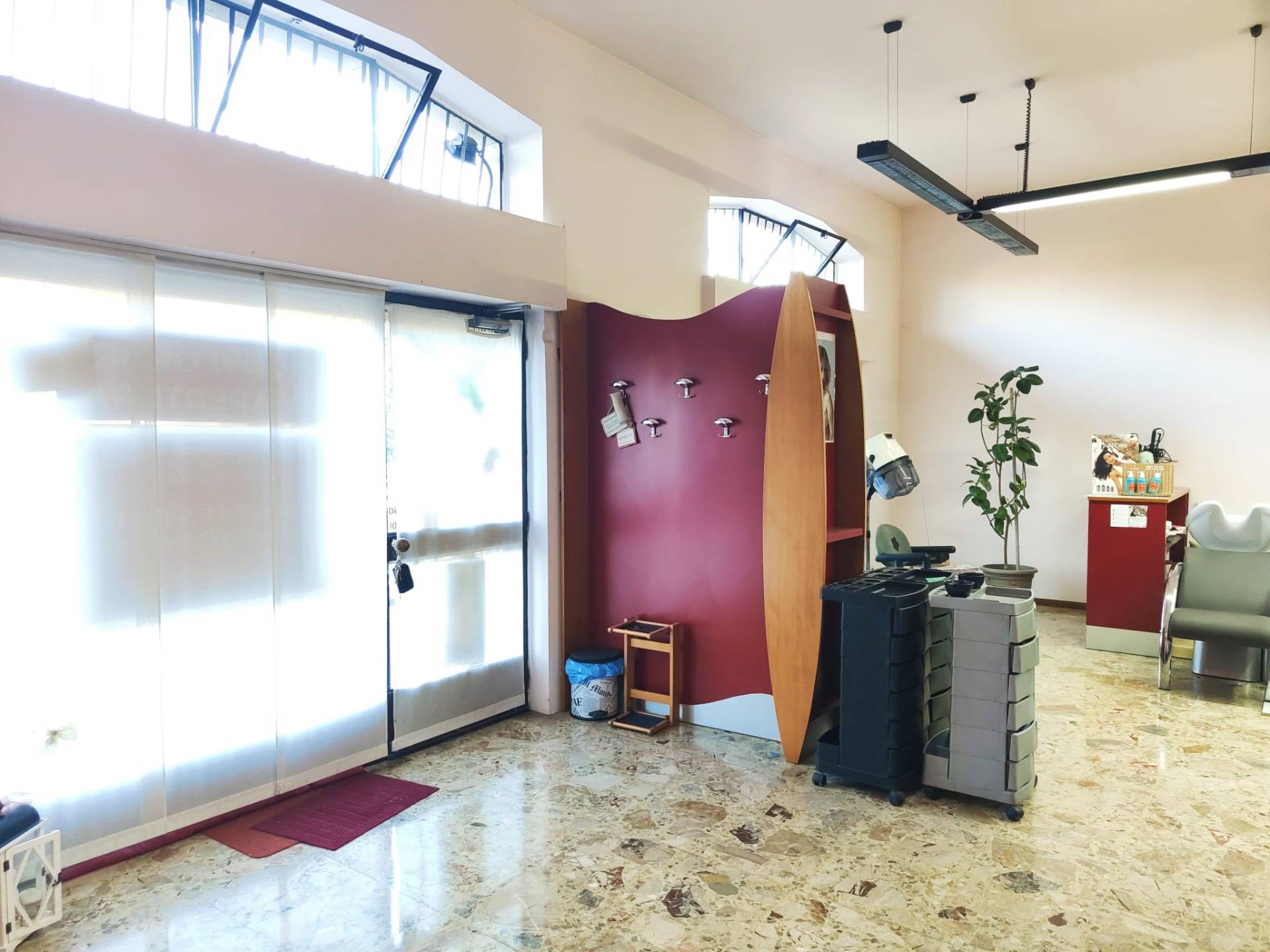 Locale commerciale in vendita a Vimercate