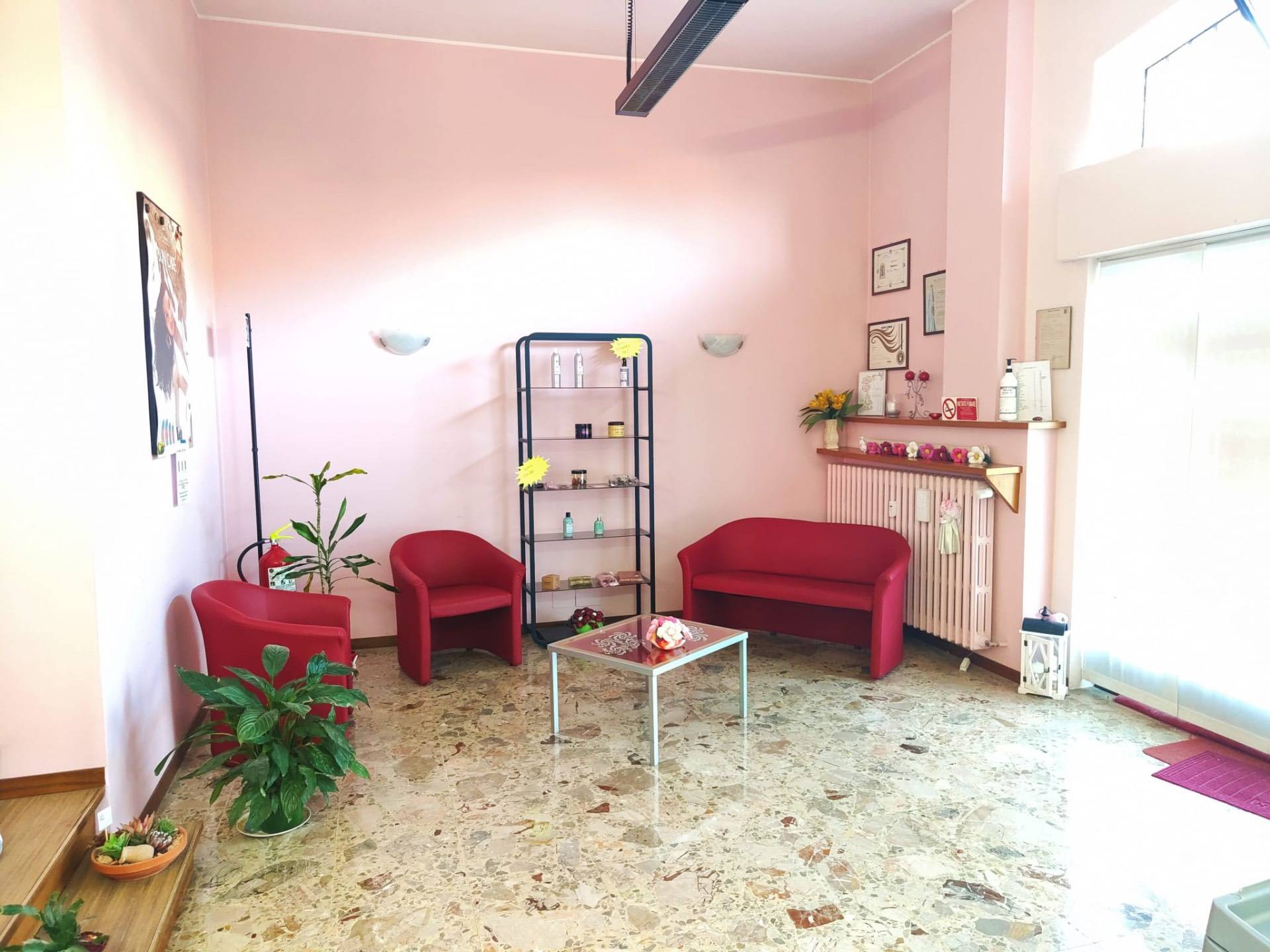 Locale commerciale in vendita a Vimercate