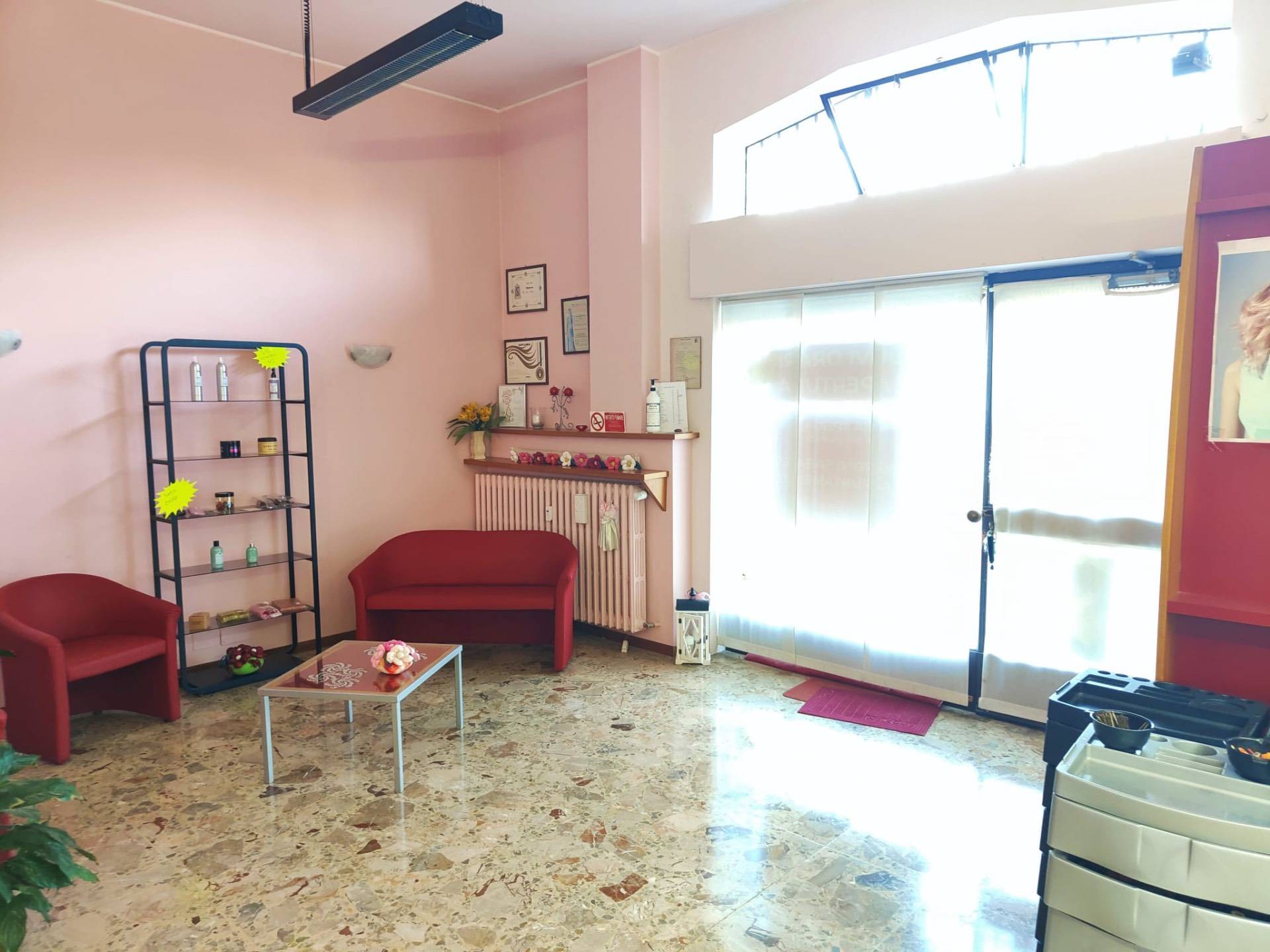 Locale commerciale in vendita a Vimercate