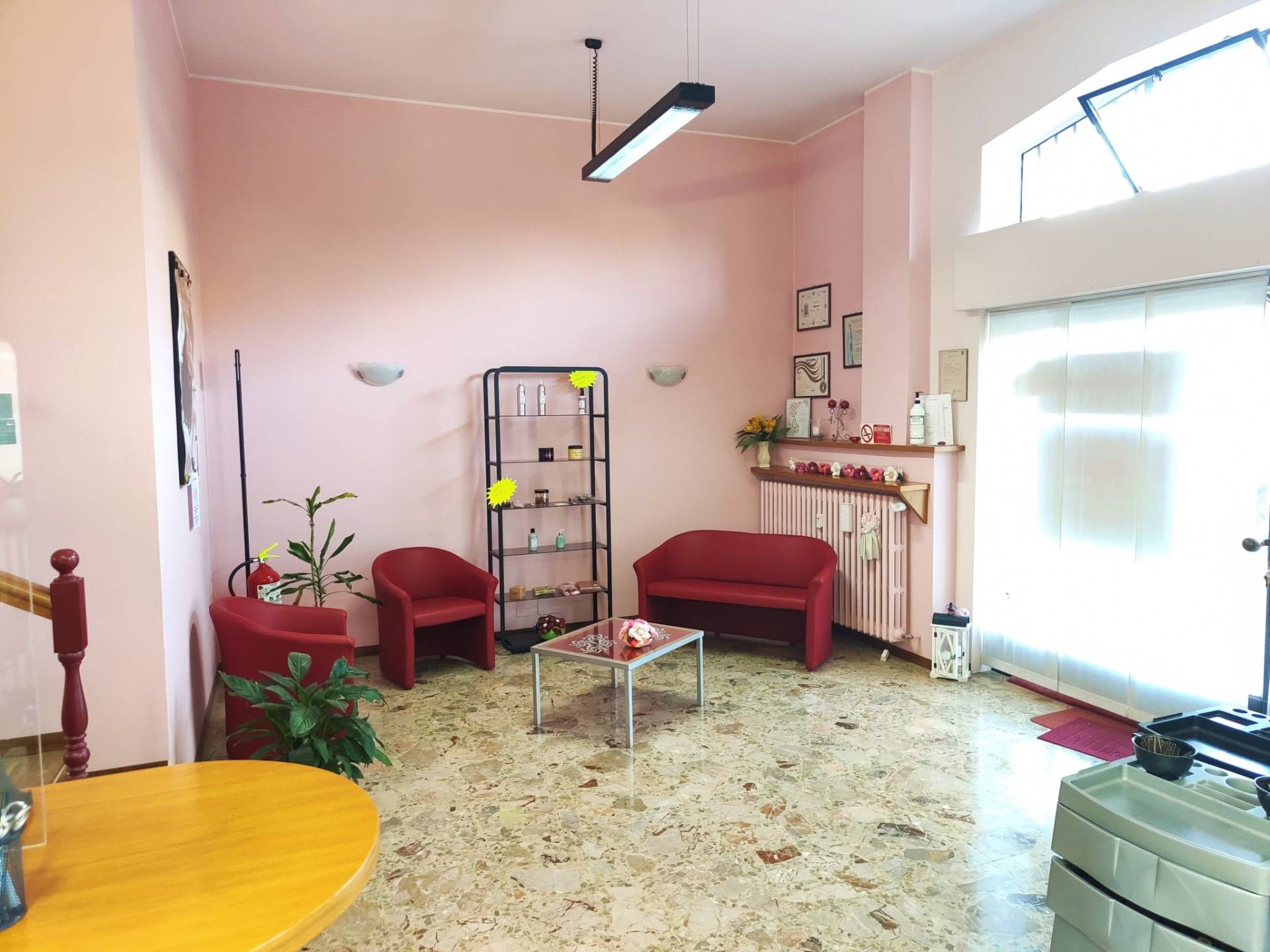 Locale commerciale in vendita a Vimercate