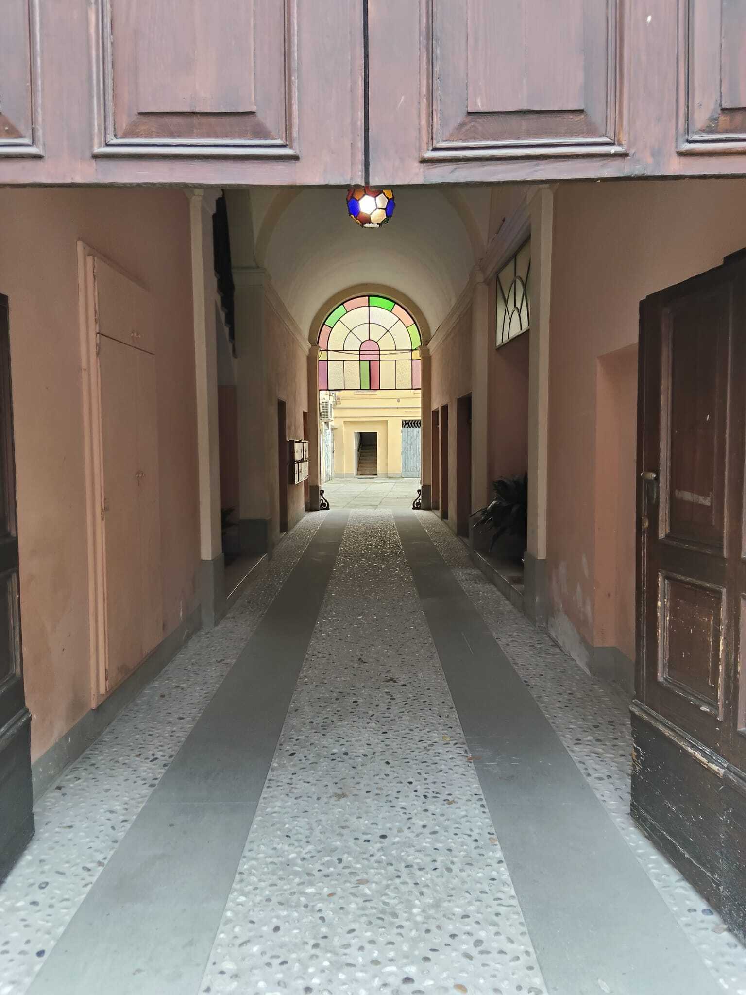 Magazzino ristrutturato in via sgarzeria 30, Modena