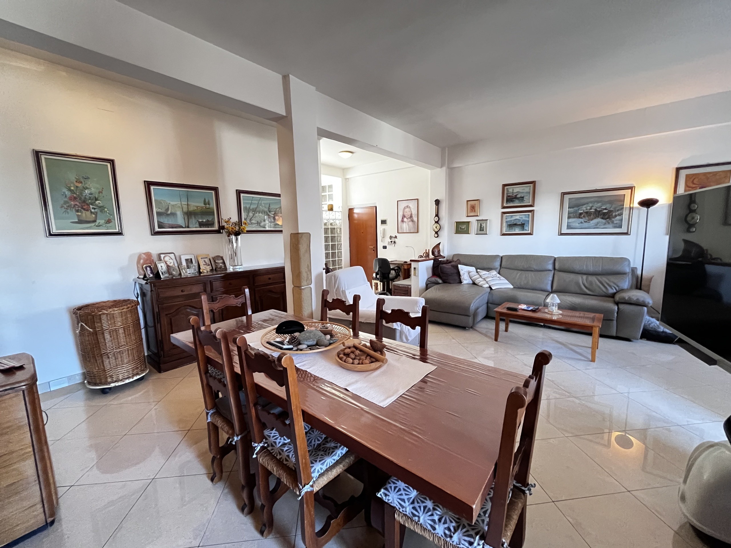 Trilocale in vendita in via dogali 61, Modena