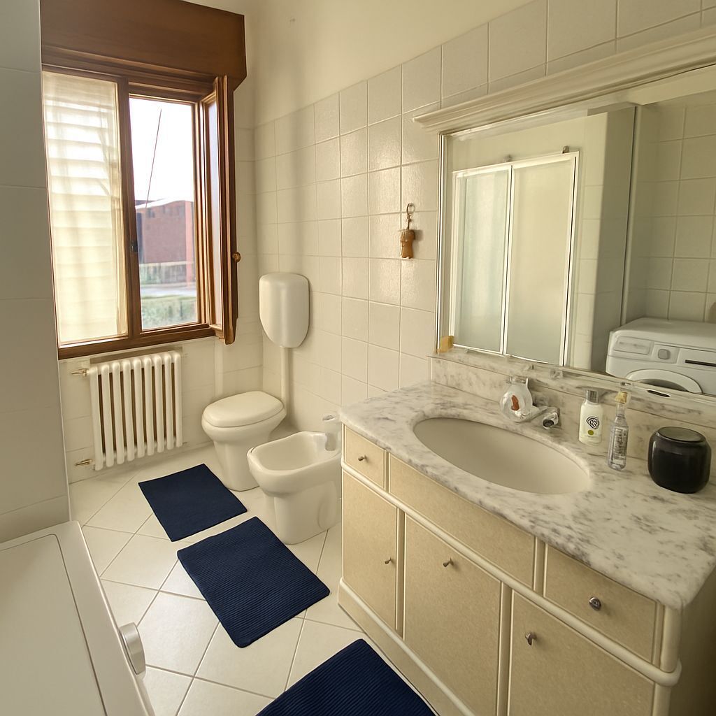 Quadrilocale con box doppio in via l. pulci 32, Modena