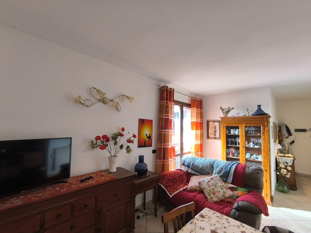 Bilocale con terrazzo a Cascina