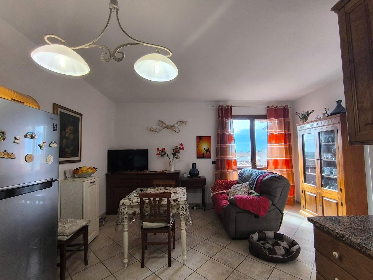 Bilocale con terrazzo a Cascina