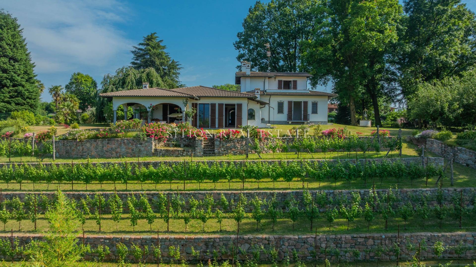 Villa in vendita a Galliate Lombardo