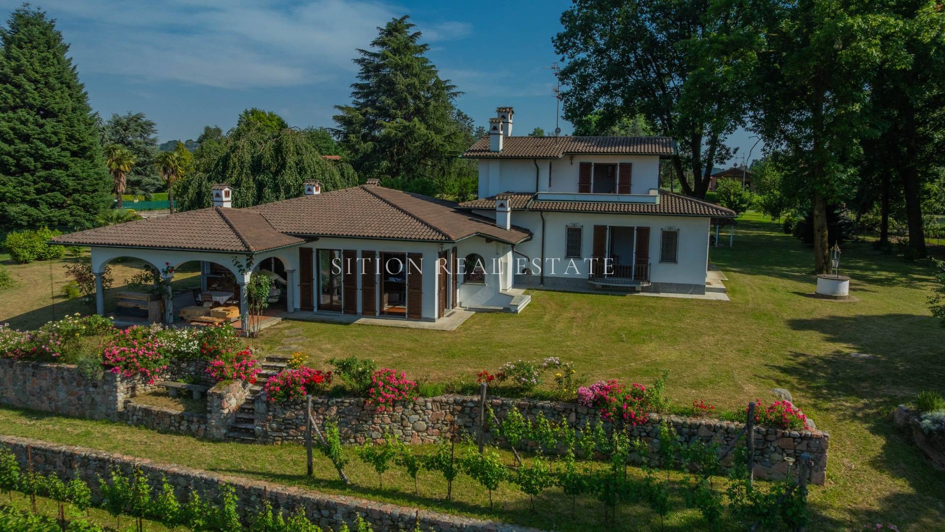 Villa in vendita a Galliate Lombardo