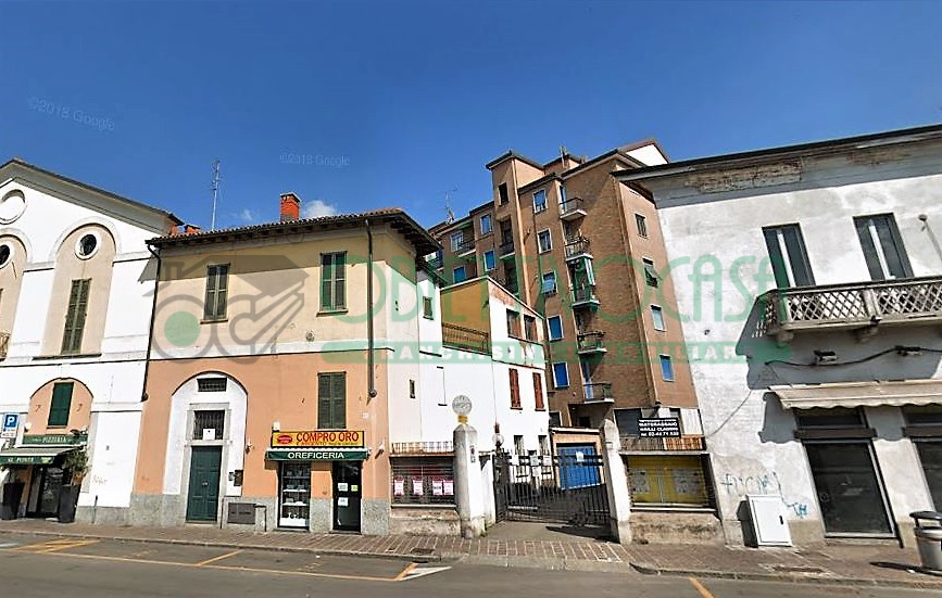 Box in vendita a Corsico, Centro