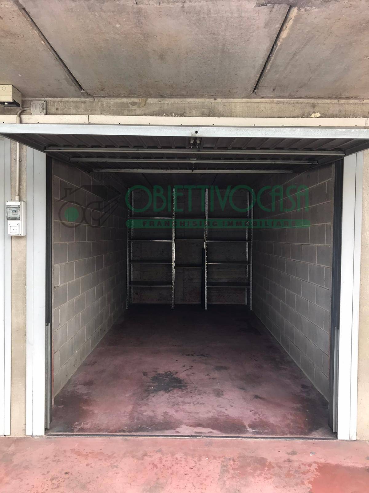 Box in vendita a Corsico