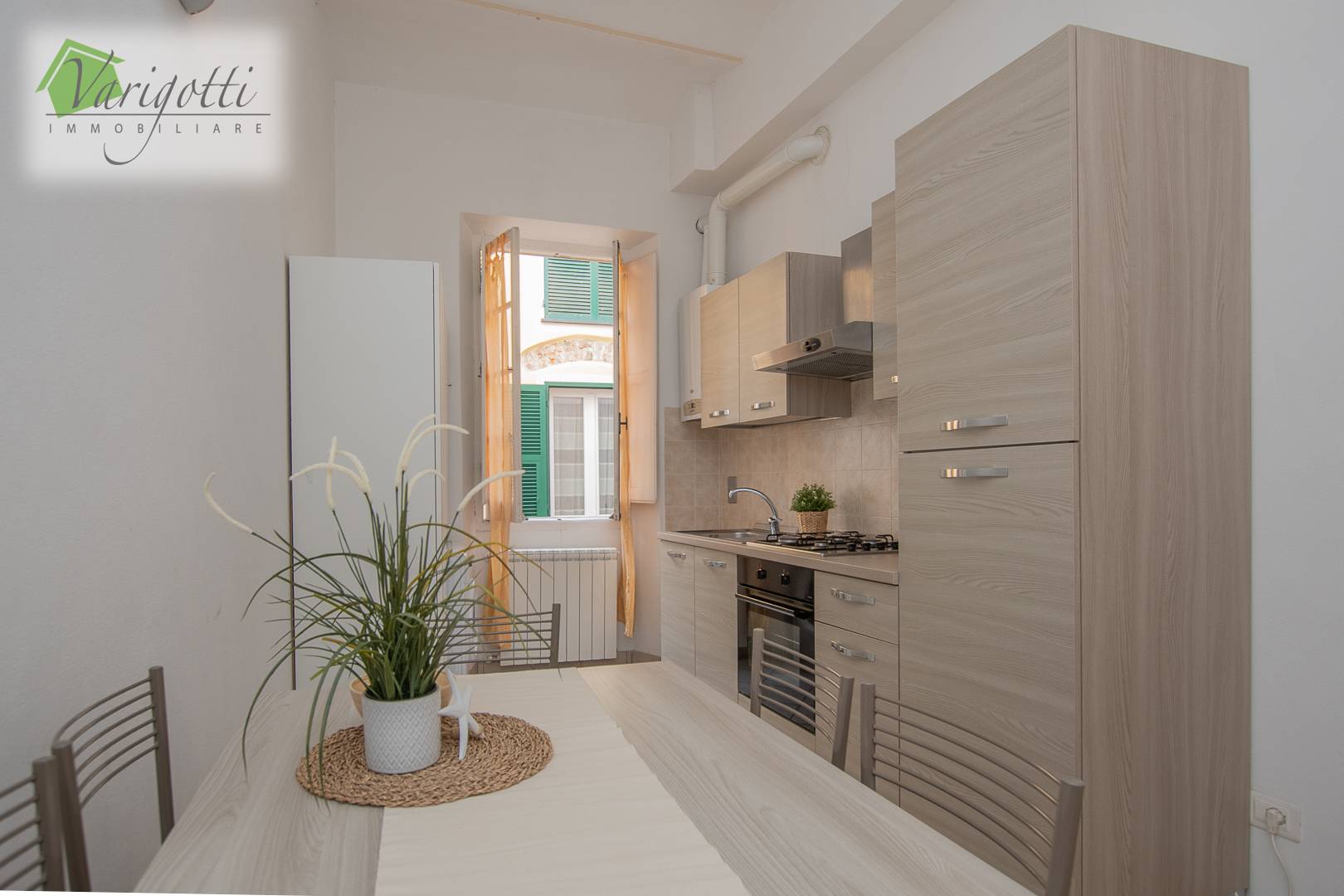 Appartamento in vendita a Finale Ligure, Finalborgo