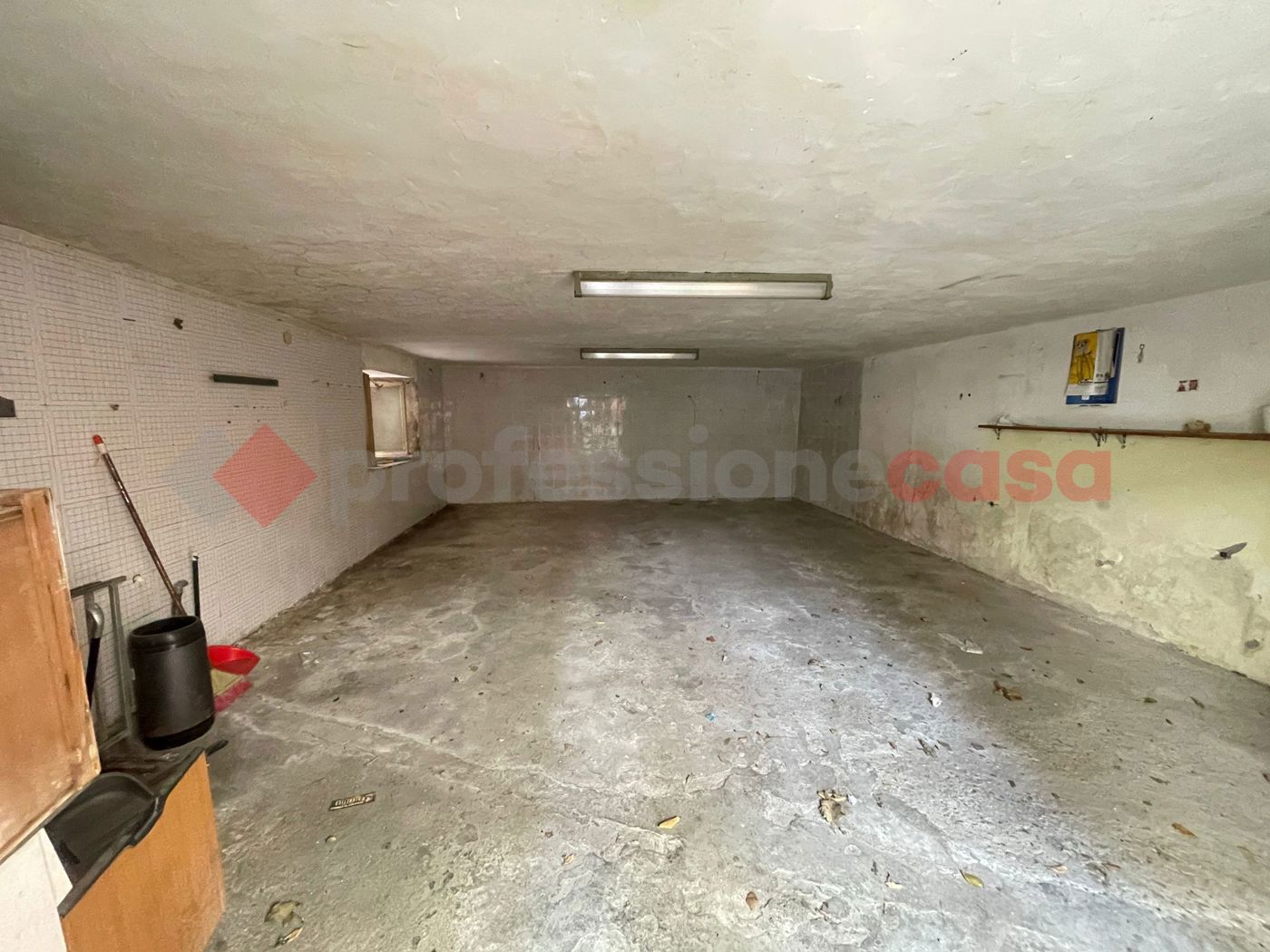 Box/Garage 40mq in vendita a Tivoli