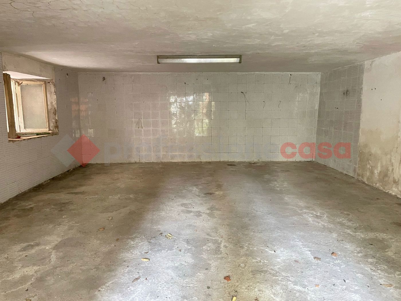 Box/Garage 40mq in vendita a Tivoli