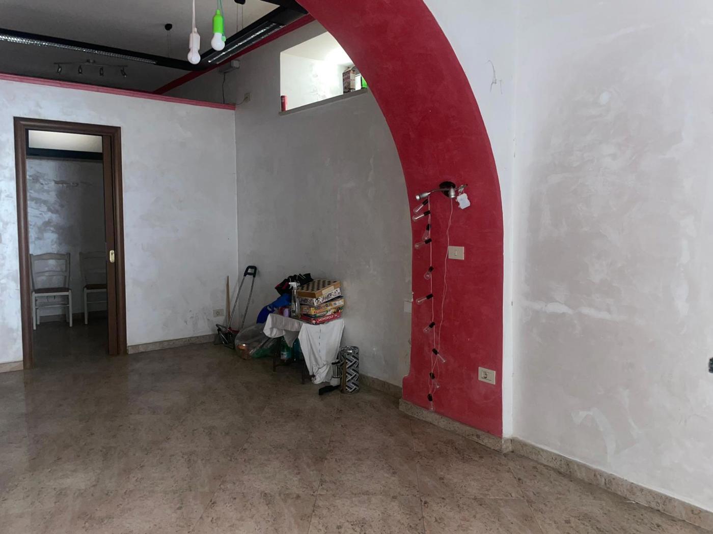 Box/Garage 60mq in vendita a Vicovaro