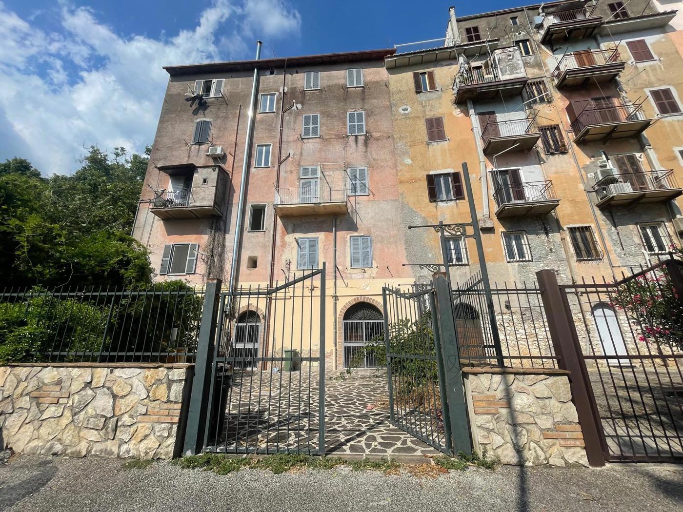 Negozio in affitto a San Polo dei Cavalieri