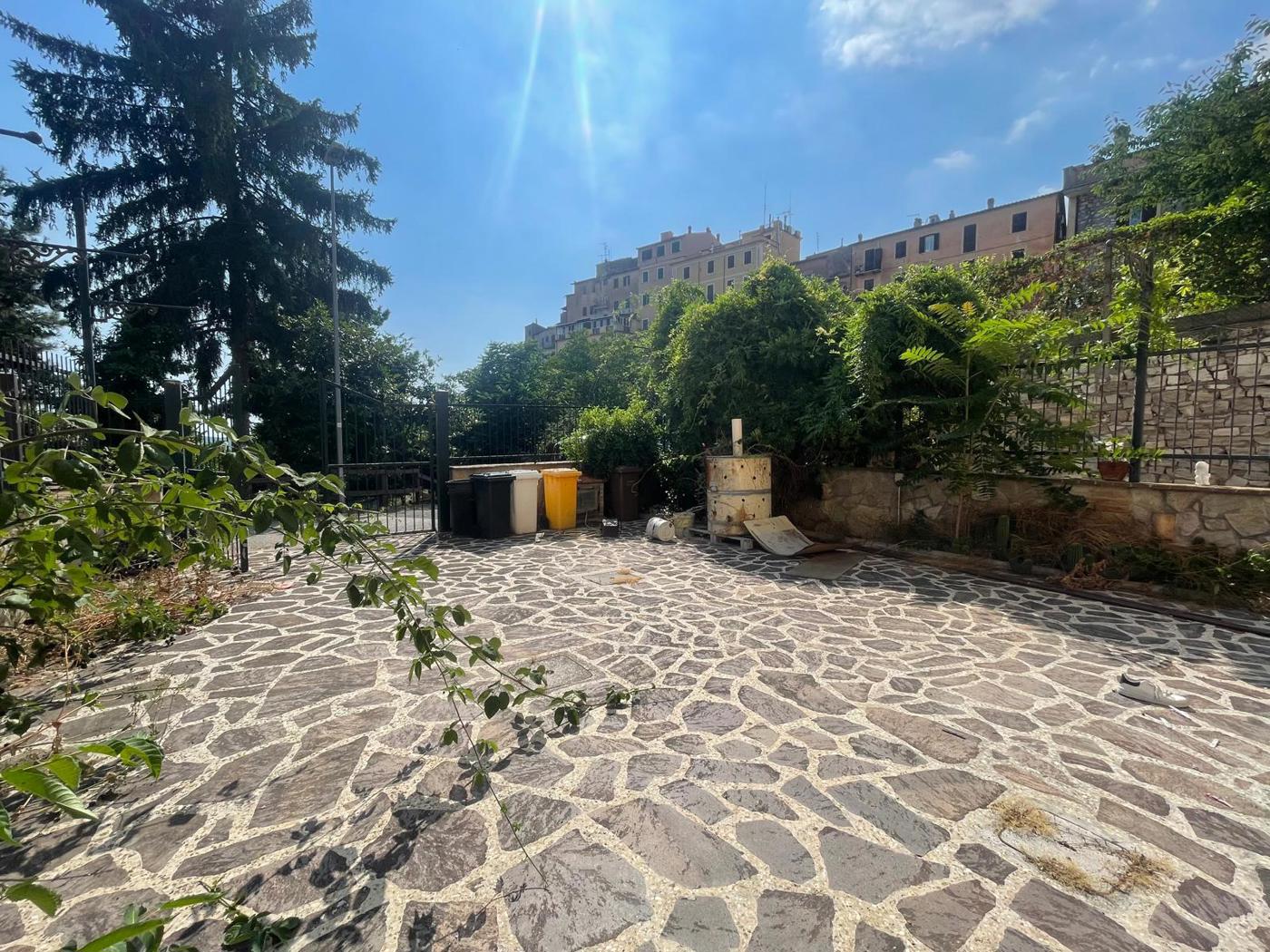 Negozio in affitto a San Polo dei Cavalieri