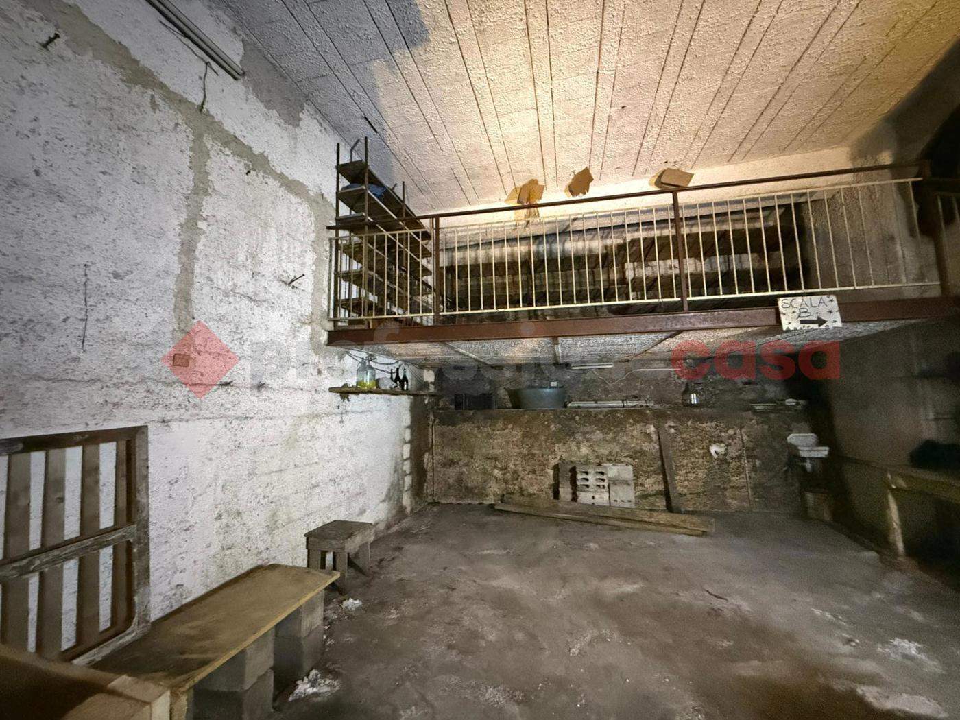 Box/Garage 40mq in vendita a Vicovaro