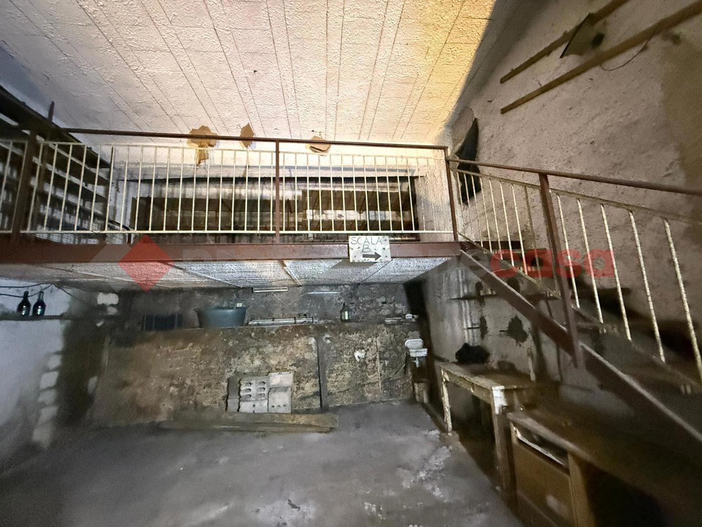 Box/Garage 40mq in vendita a Vicovaro