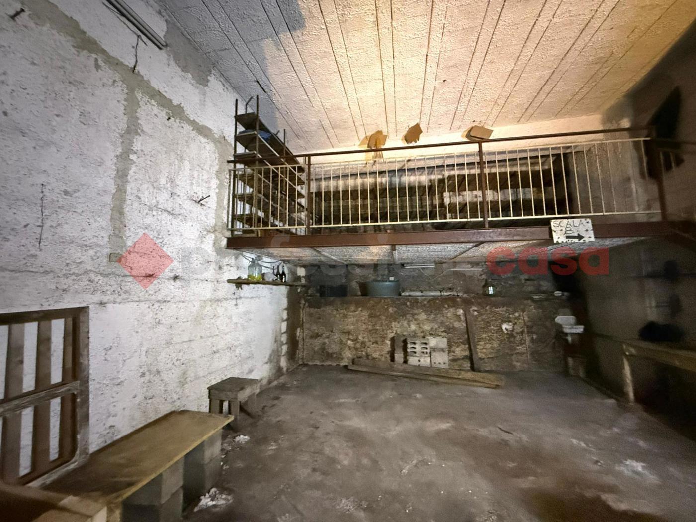 Box/Garage 40mq in vendita a Vicovaro