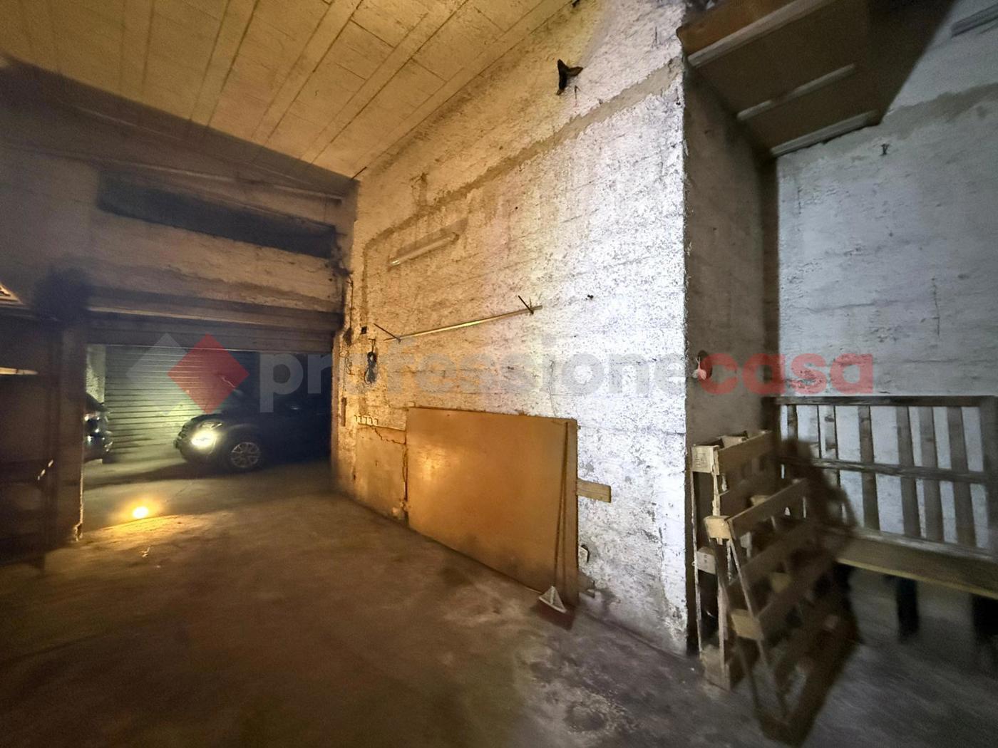 Box/Garage 40mq in vendita a Vicovaro