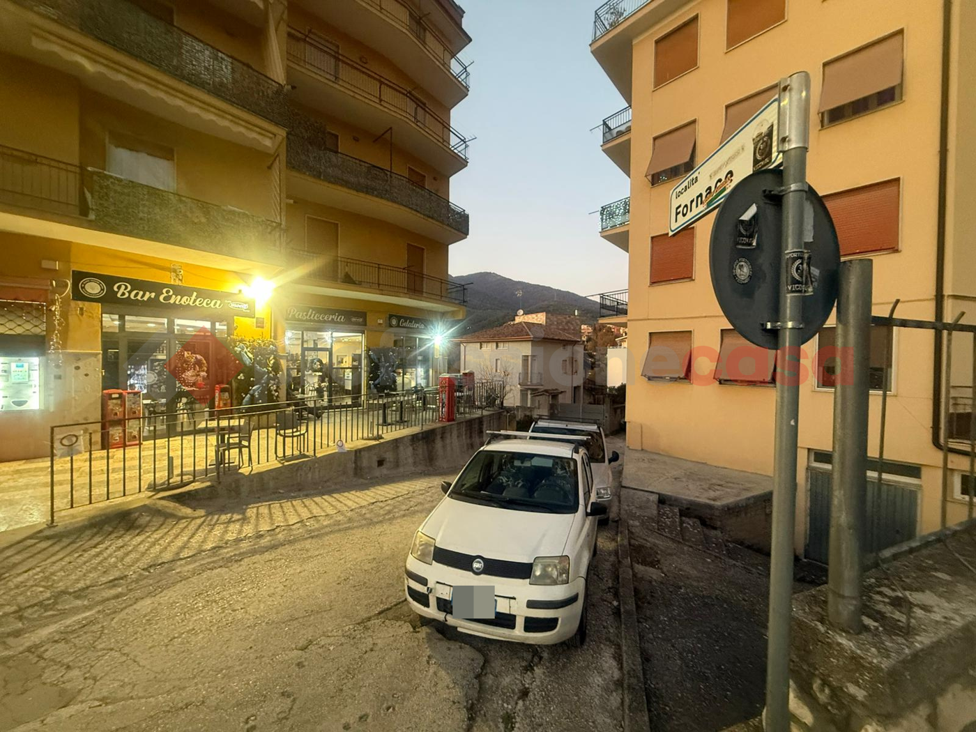 Box/Garage 40mq in vendita a Vicovaro