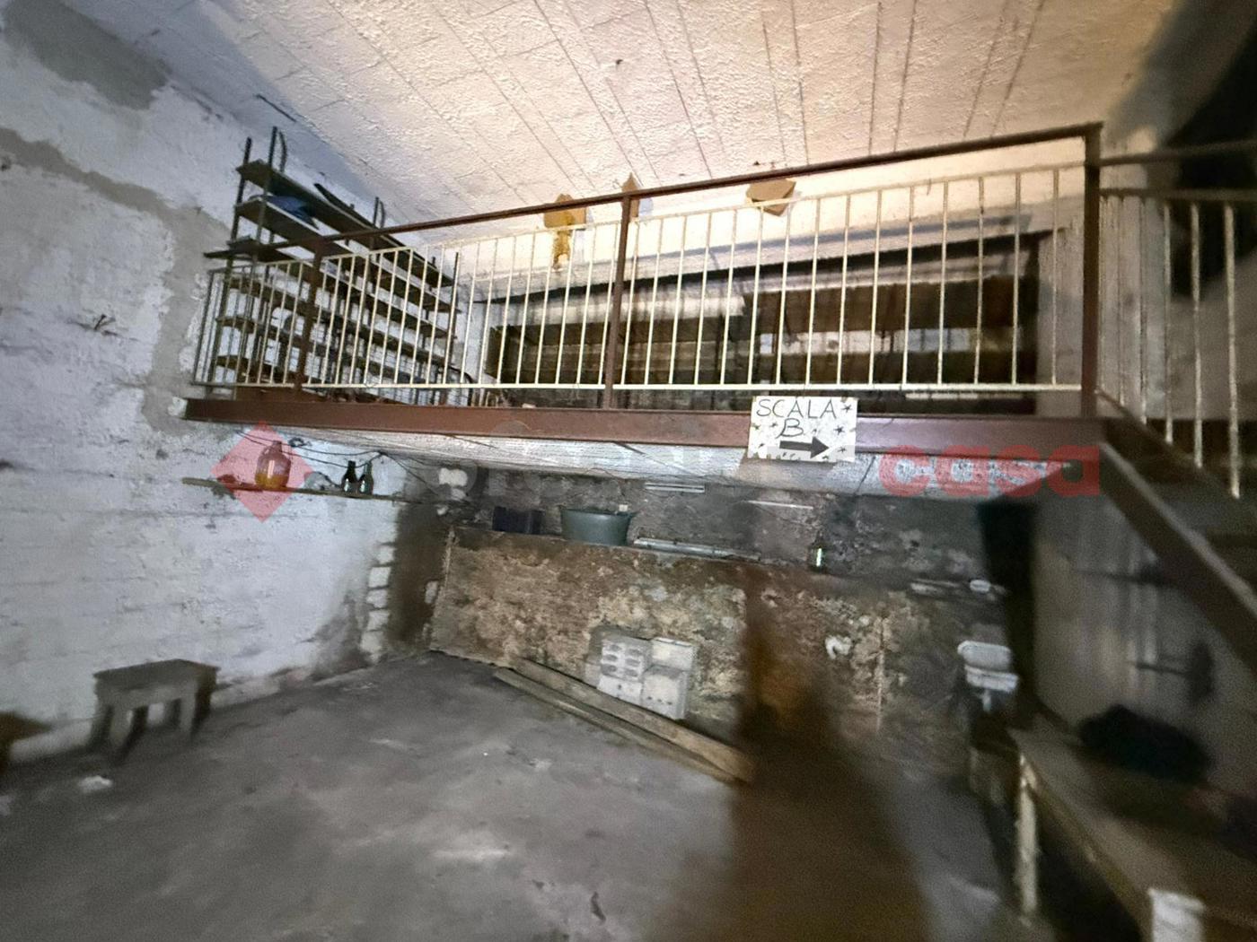 Box/Garage 40mq in vendita a Vicovaro