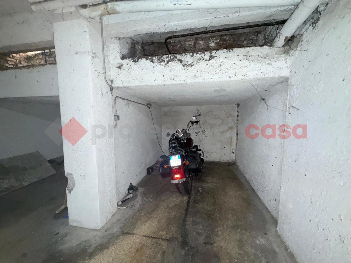 Box/Garage 8mq in vendita a Tivoli