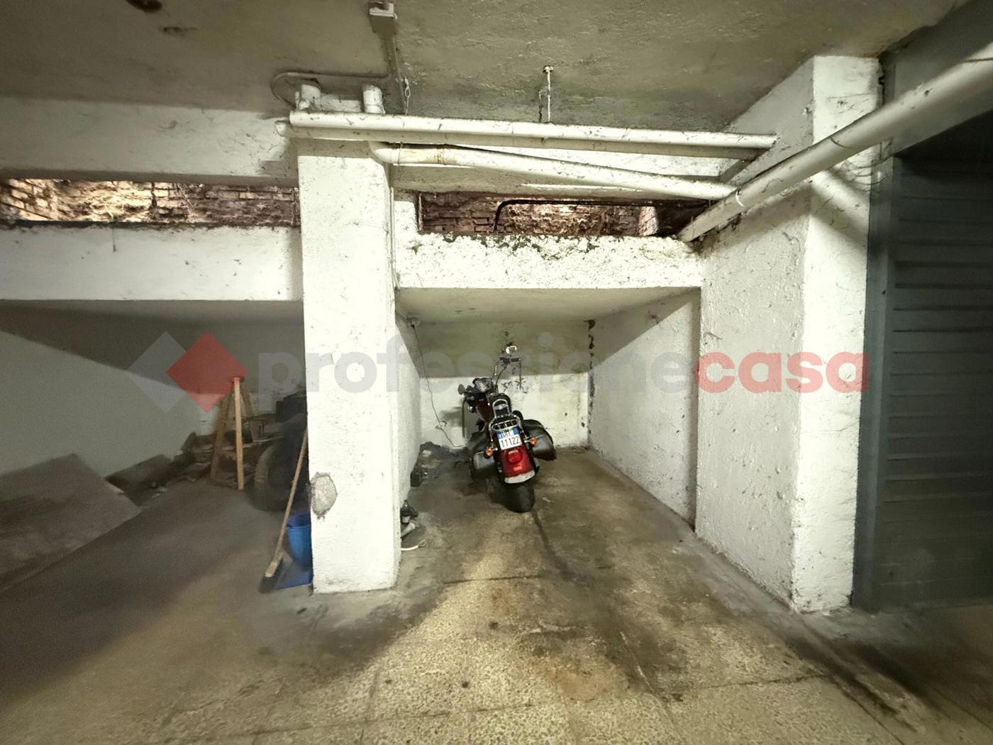 Box/Garage 8mq in vendita a Tivoli