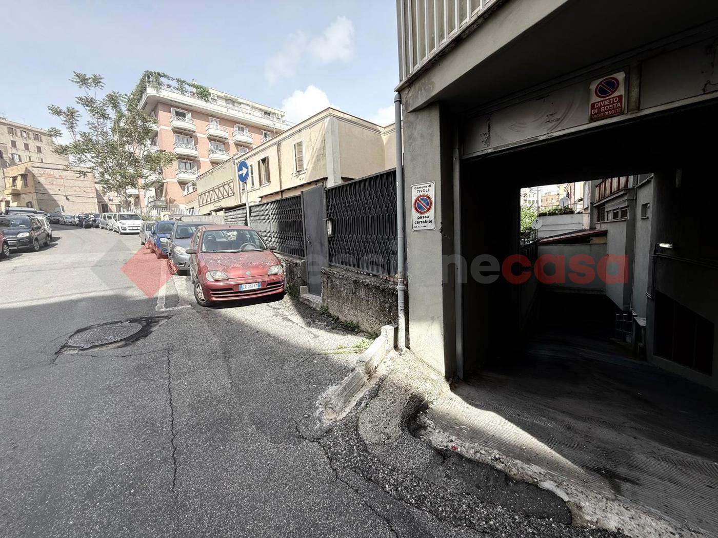 Box/Garage 10mq in vendita a Tivoli