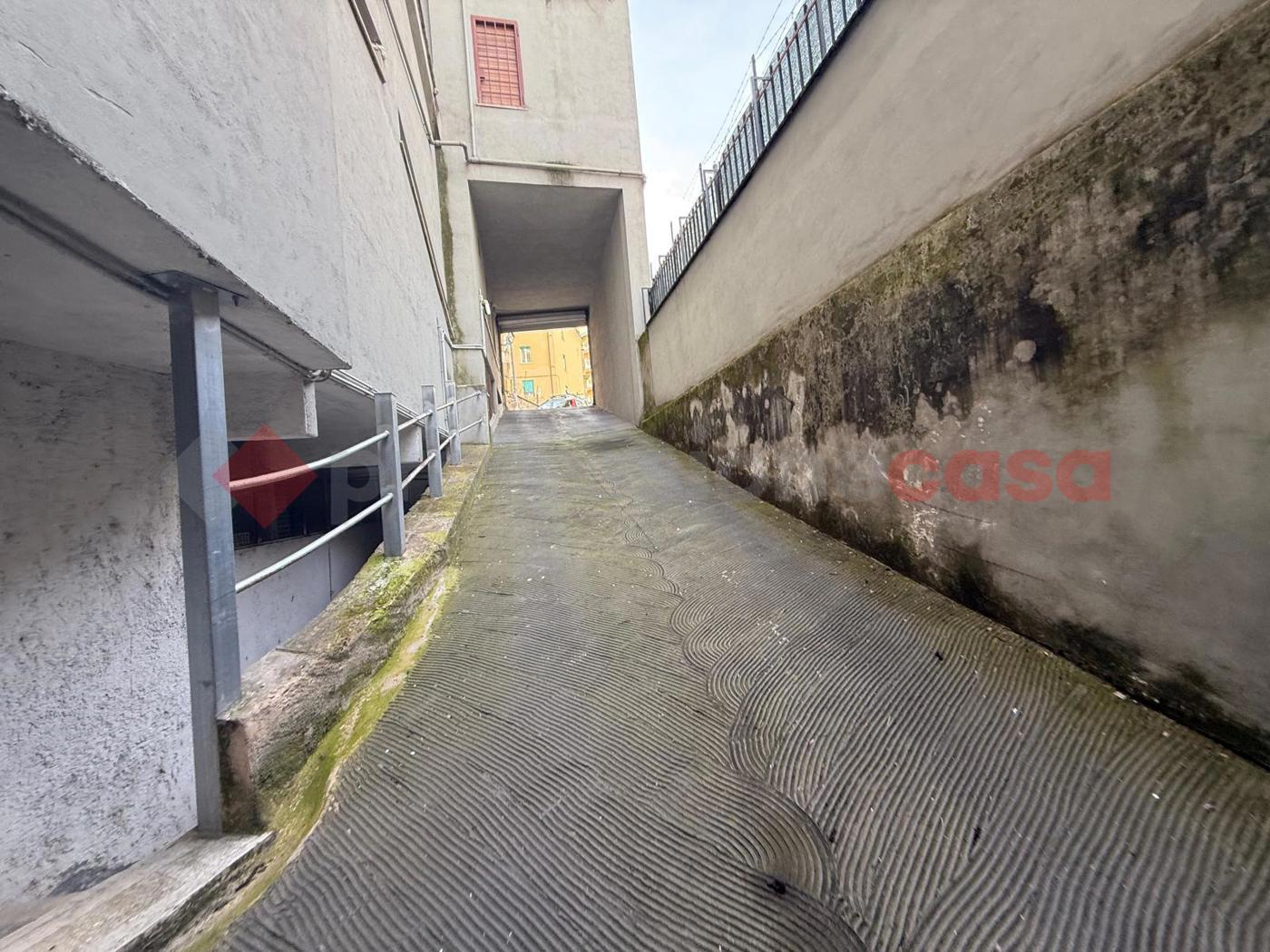 Box/Garage 10mq in vendita a Tivoli
