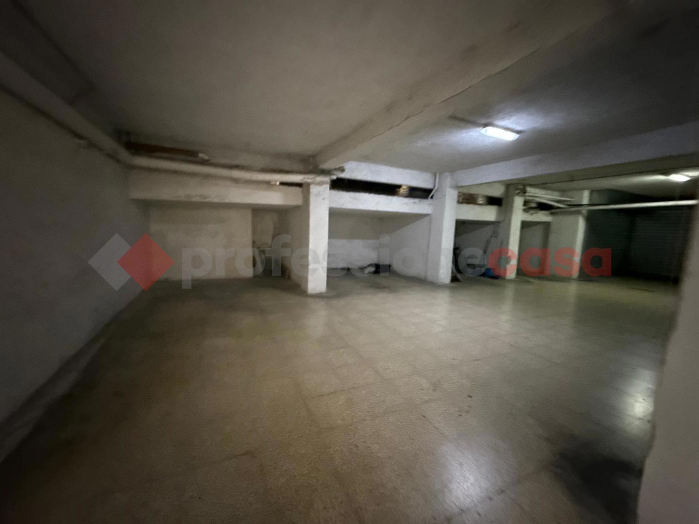 Box/Garage 10mq in vendita a Tivoli