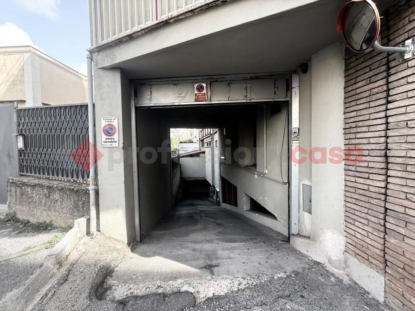 Box/Garage 12mq in vendita a Tivoli