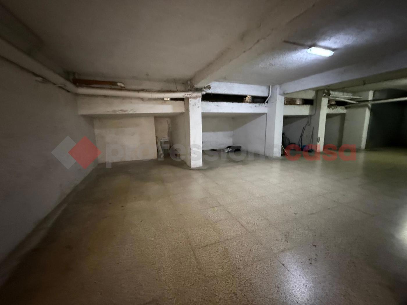 Box/Garage 12mq in vendita a Tivoli