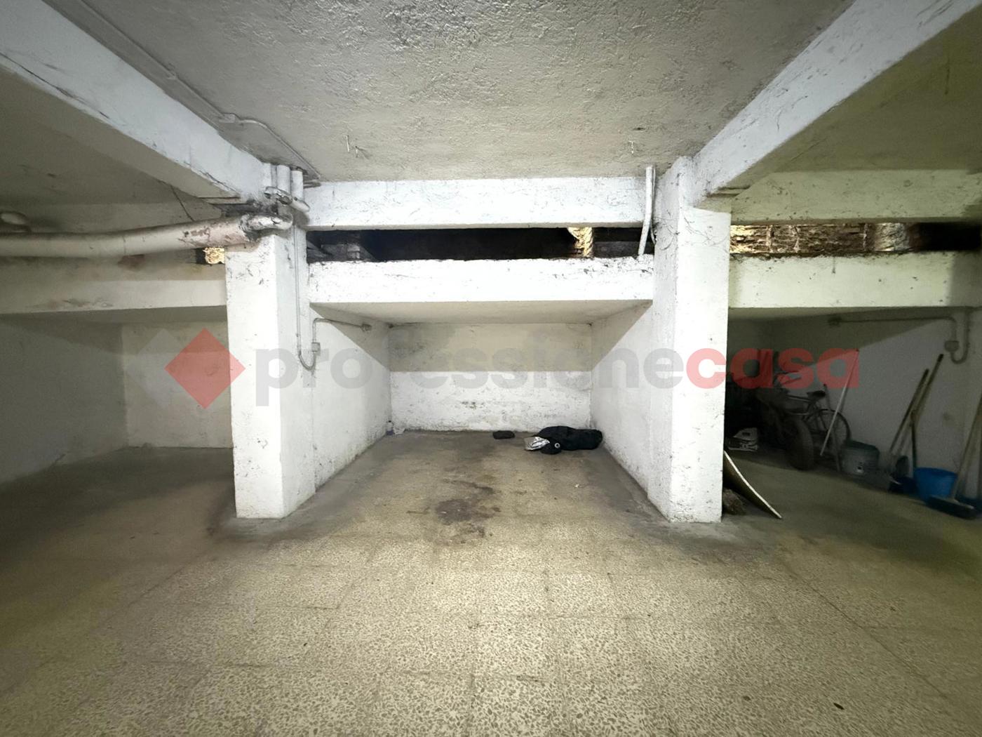 Box/Garage 12mq in vendita a Tivoli
