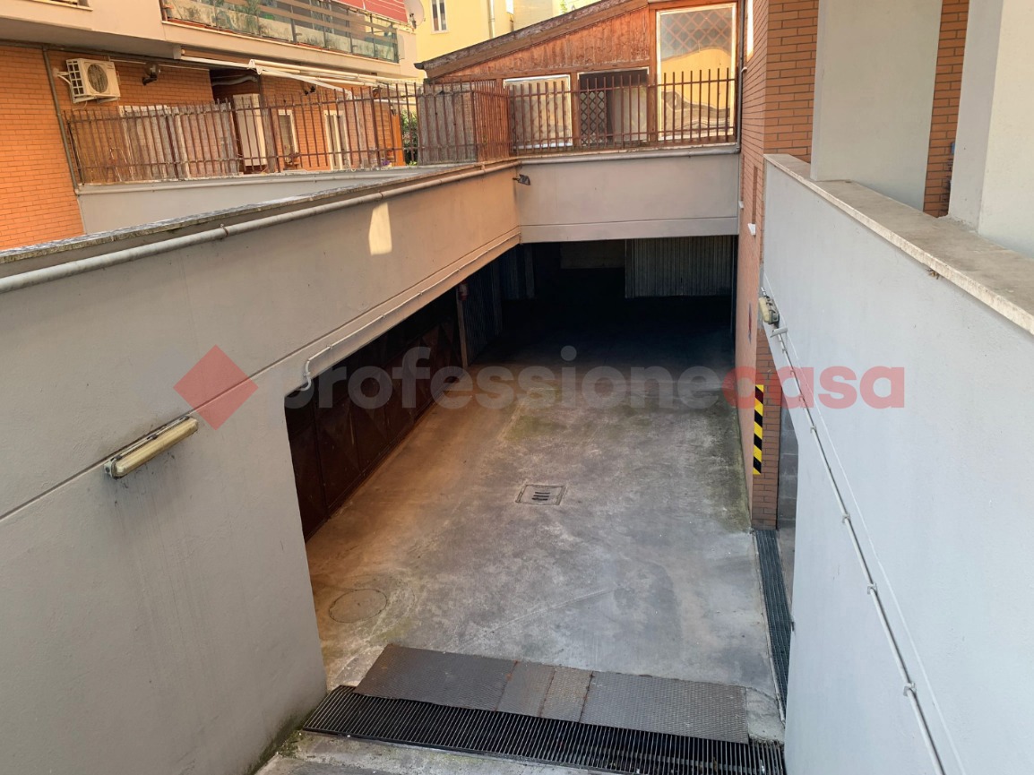 Box/Garage 12mq in vendita a Tivoli