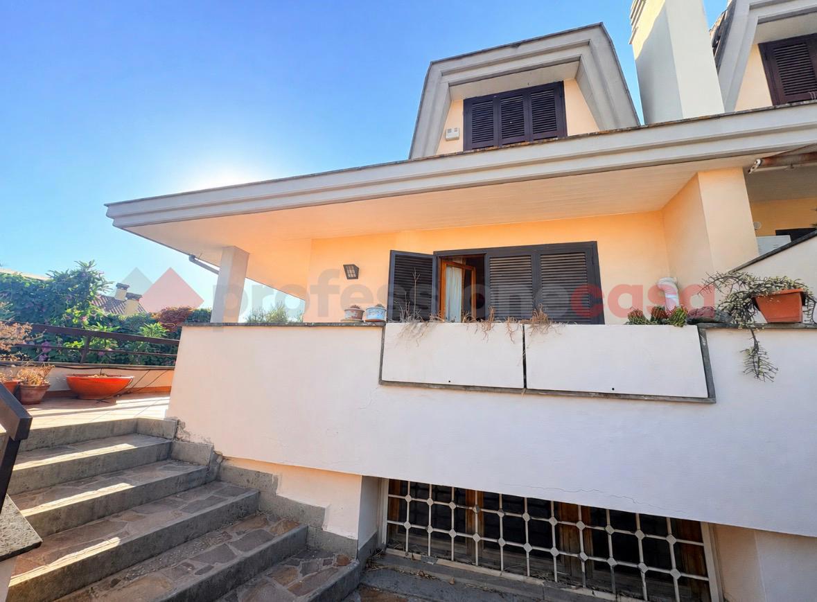 Villa Bifamiliare in vendita a Guidonia Montecelio