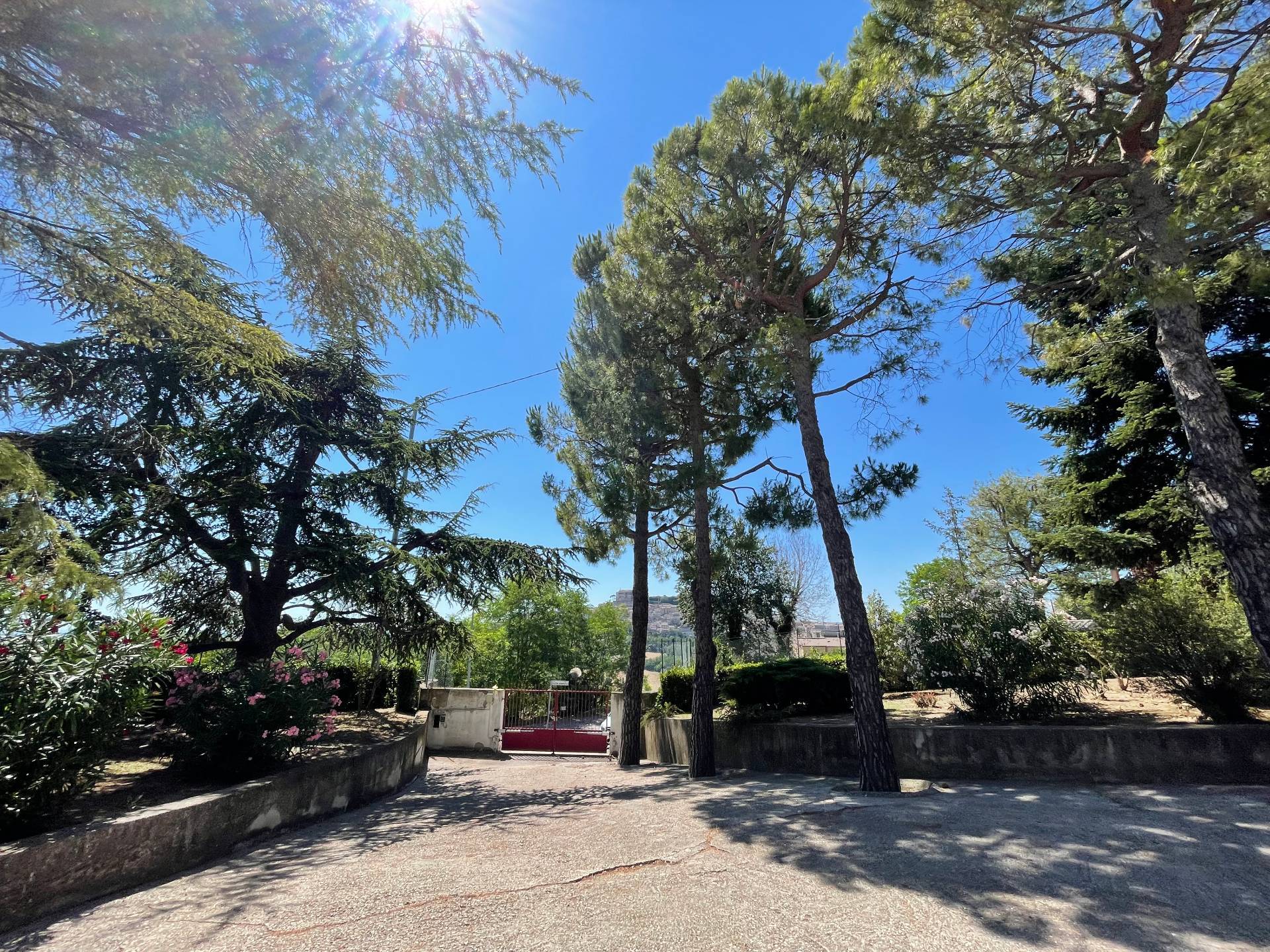 Case indipendenti in vendita a Fermo