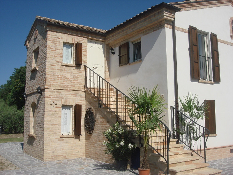 Rustici e Casali in affitto a Montefiore dell'Aso