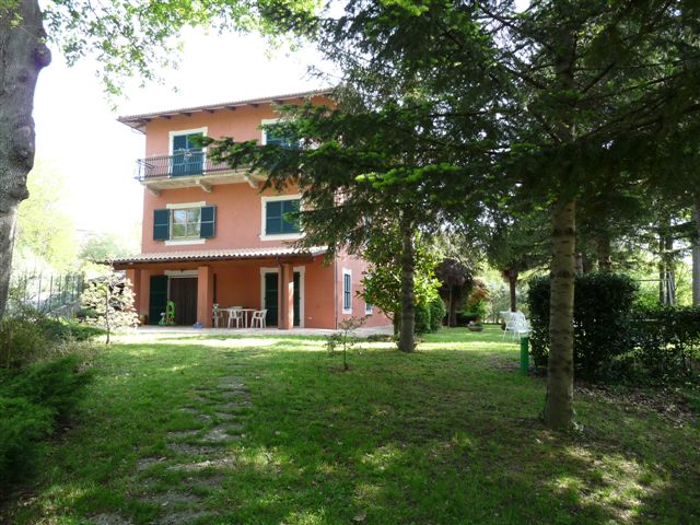 Case indipendenti in vendita a Sarnano